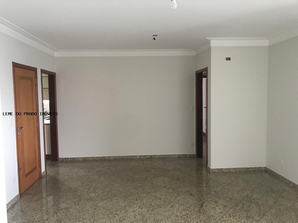 Apartamento à venda com 3 quartos, 137m² - Foto 3