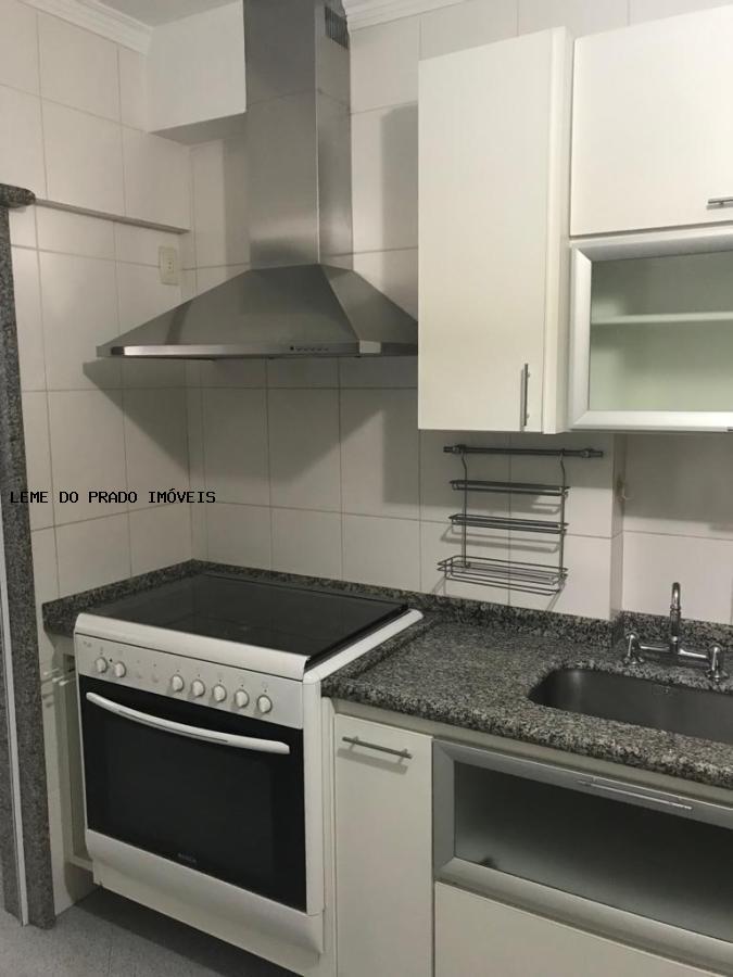 Apartamento à venda com 3 quartos, 137m² - Foto 11