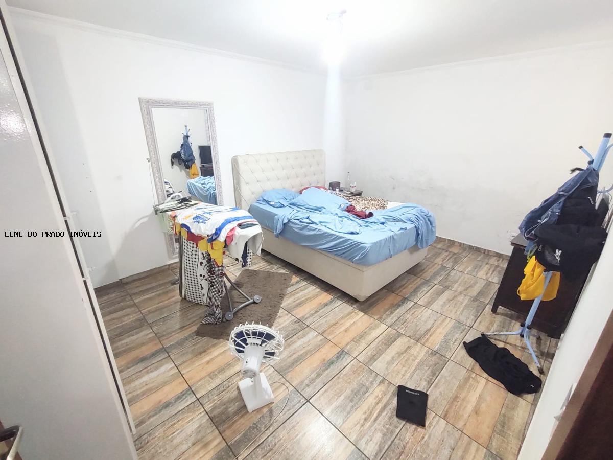 Sobrado à venda com 3 quartos, 200m² - Foto 4