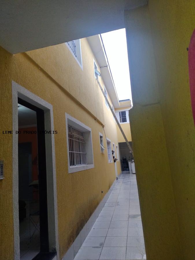 Sobrado à venda com 3 quartos, 200m² - Foto 11