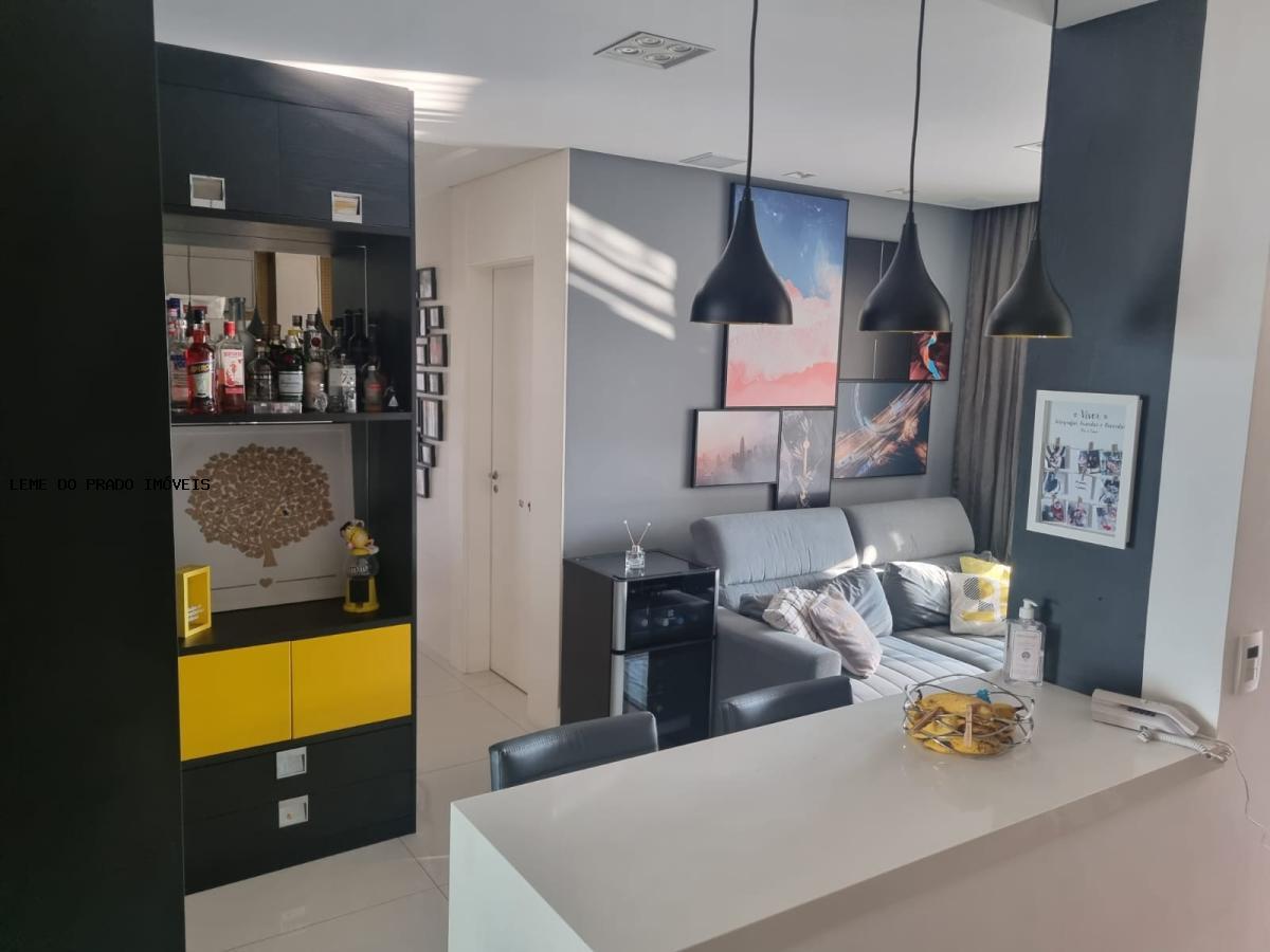 Apartamento à venda com 2 quartos, 68m² - Foto 4