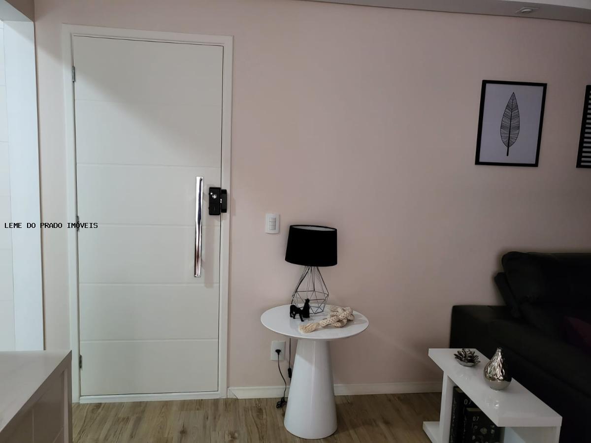 Apartamento à venda com 3 quartos, 72m² - Foto 2