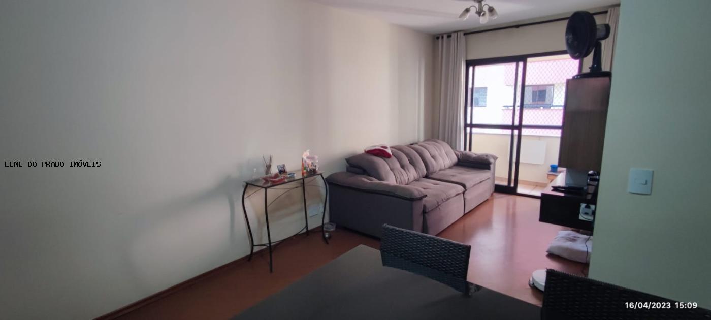 Apartamento à venda com 3 quartos, 75m² - Foto 3