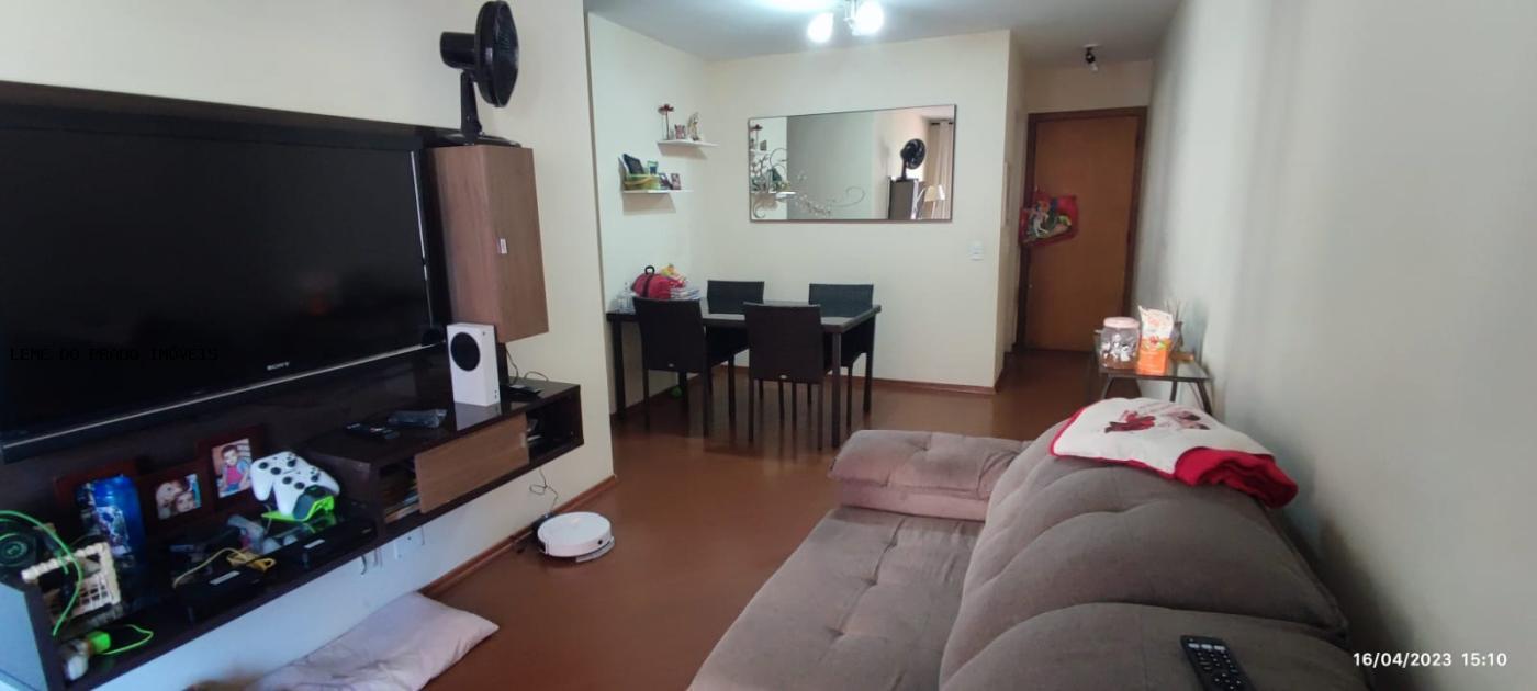 Apartamento à venda com 3 quartos, 75m² - Foto 4