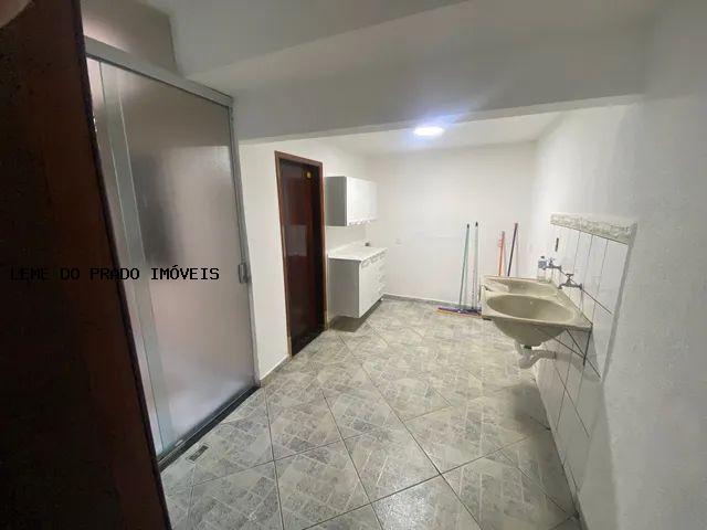 Sobrado à venda com 3 quartos, 180m² - Foto 2