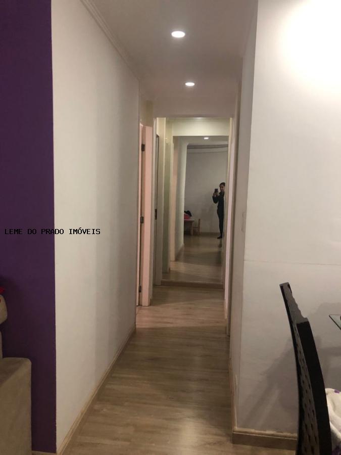 Apartamento à venda com 3 quartos, 61m² - Foto 4