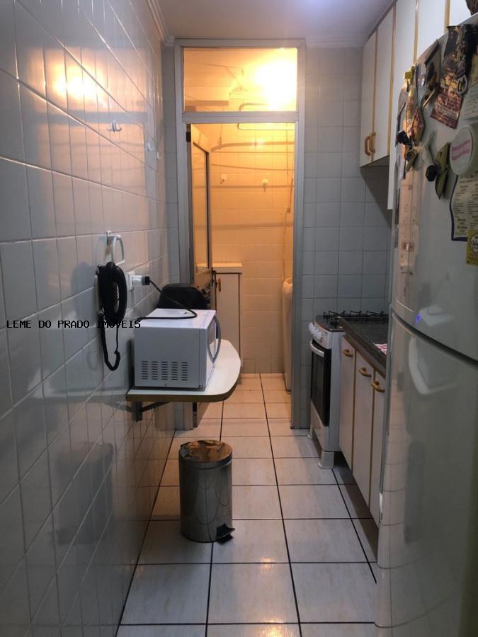 Apartamento à venda com 3 quartos, 61m² - Foto 12