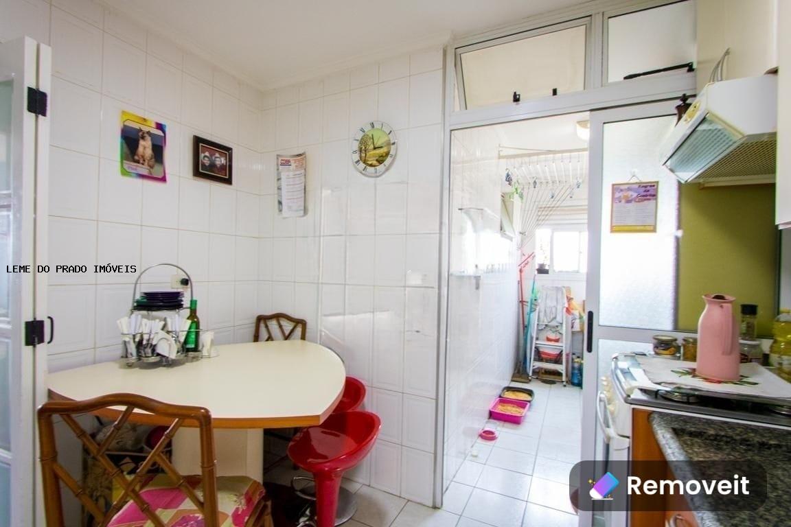 Apartamento à venda com 3 quartos, 80m² - Foto 2