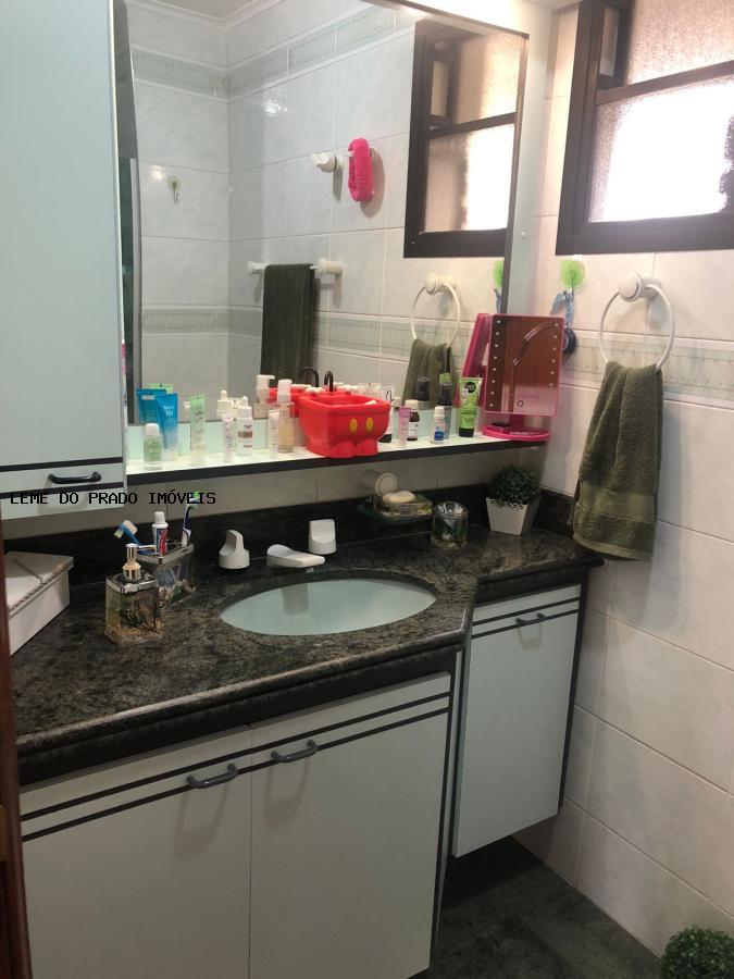 Apartamento à venda com 3 quartos, 125m² - Foto 11