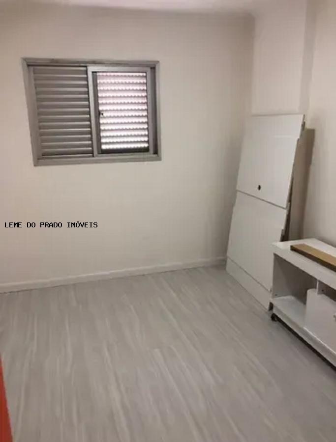 Apartamento à venda com 3 quartos, 86m² - Foto 12