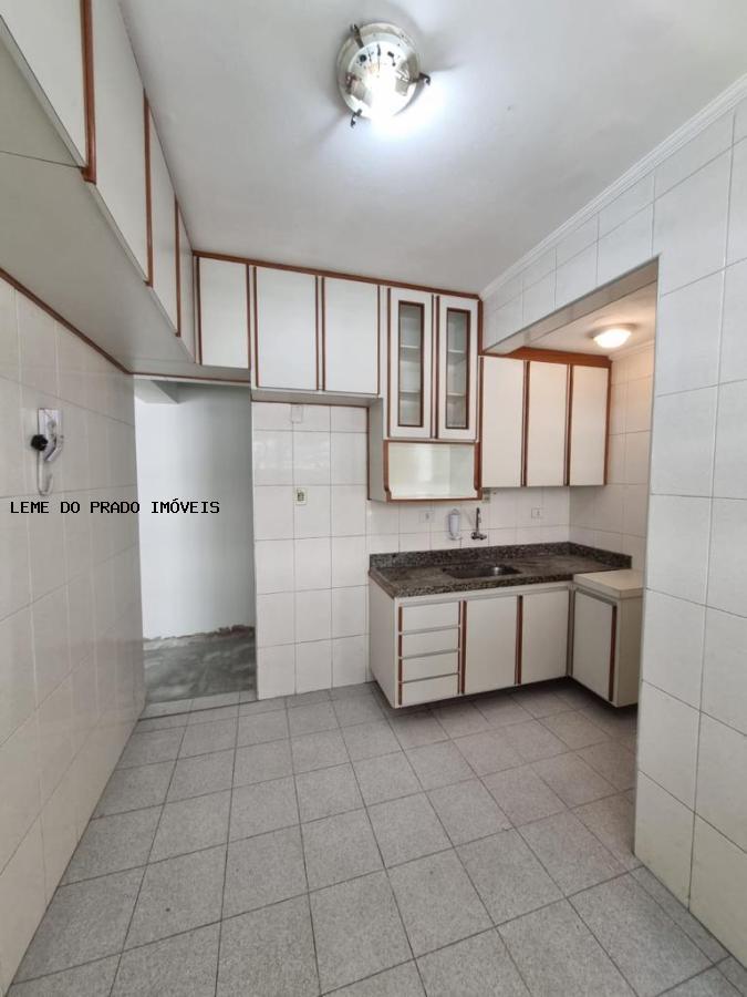 Apartamento à venda com 3 quartos, 70m² - Foto 7