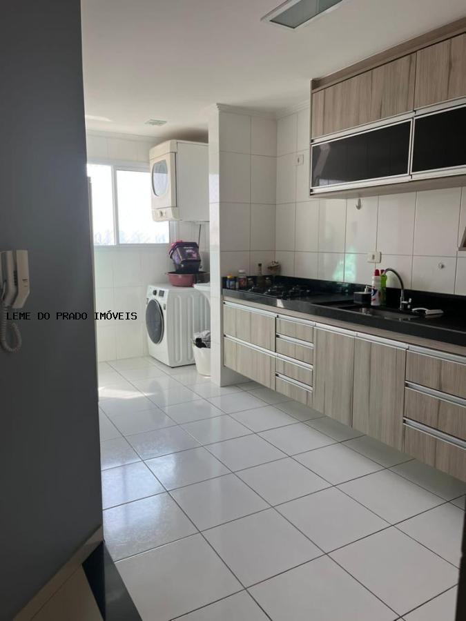 Apartamento à venda com 3 quartos, 95m² - Foto 1