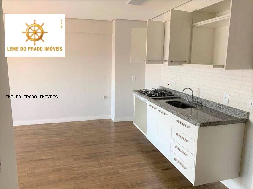 Apartamento à venda com 2 quartos, 80m² - Foto 2