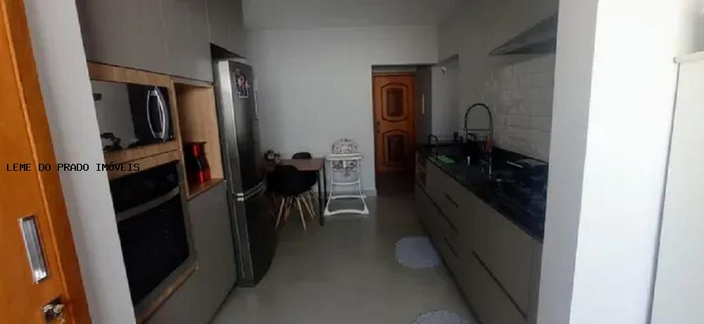 Apartamento à venda com 3 quartos, 109m² - Foto 11