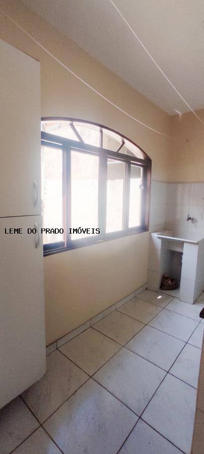 Sobrado à venda com 3 quartos, 180m² - Foto 3