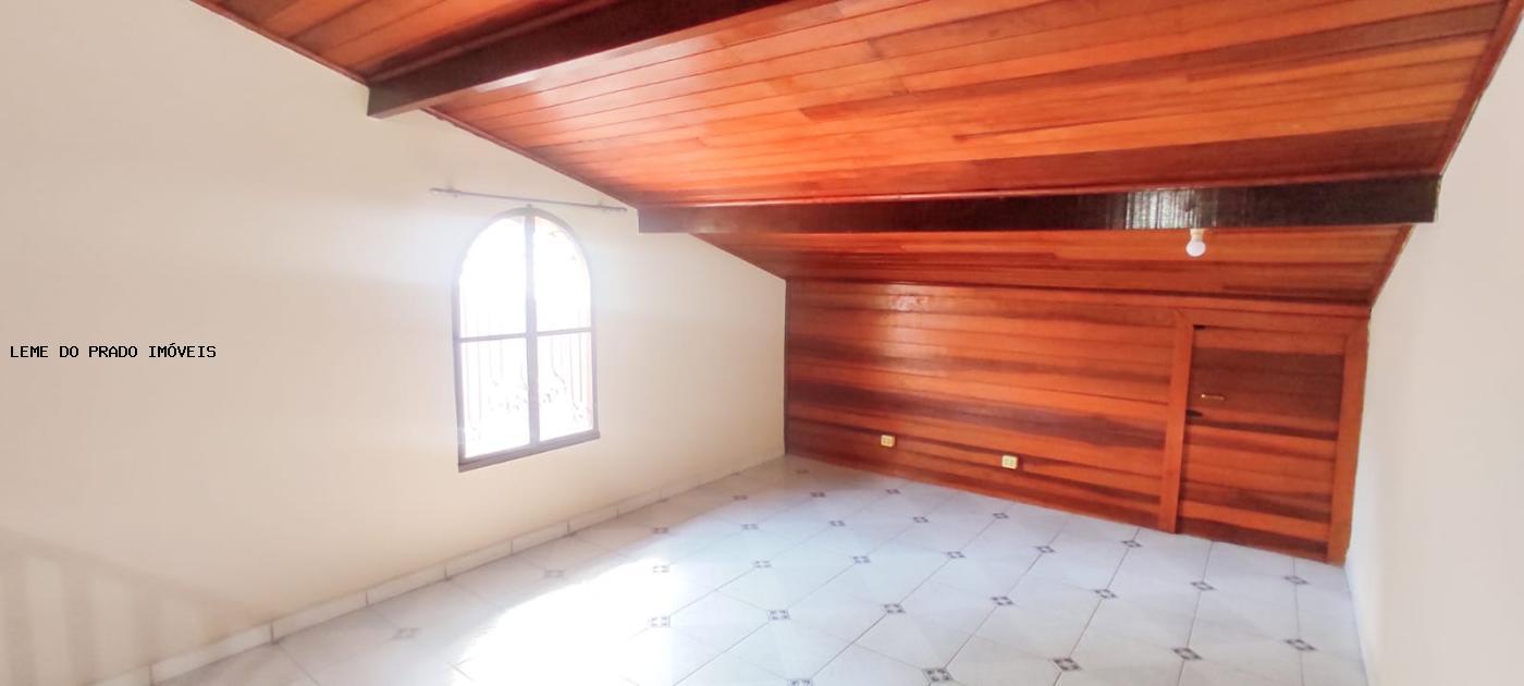 Sobrado à venda com 3 quartos, 180m² - Foto 4