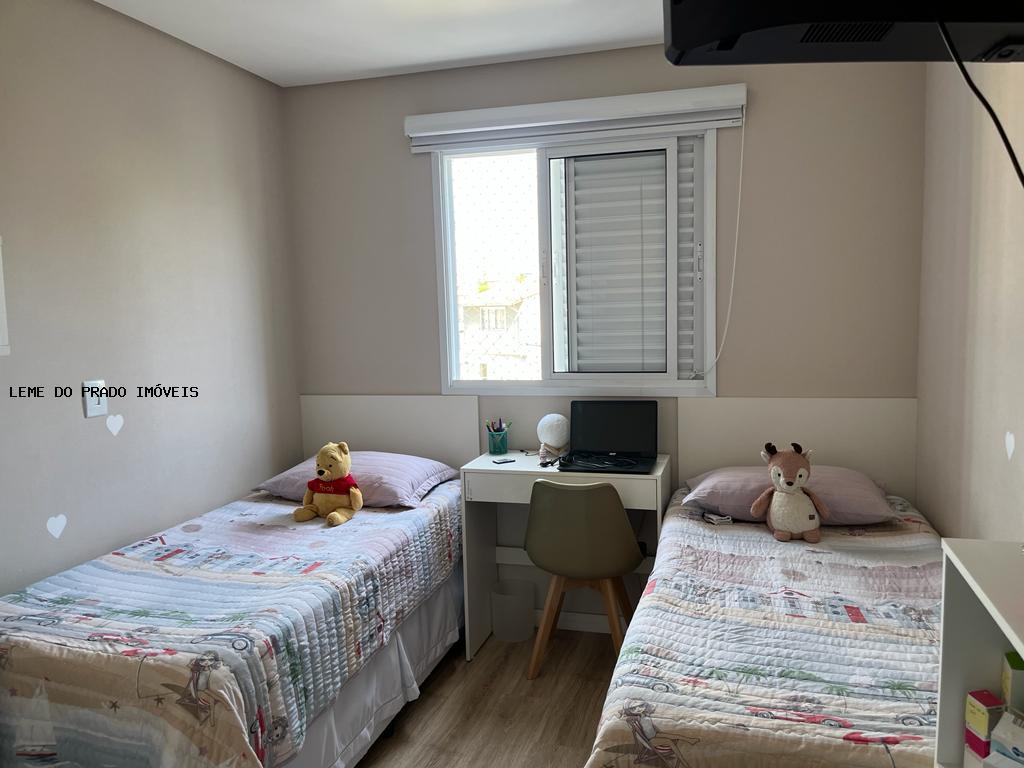 Apartamento à venda com 2 quartos, 70m² - Foto 12