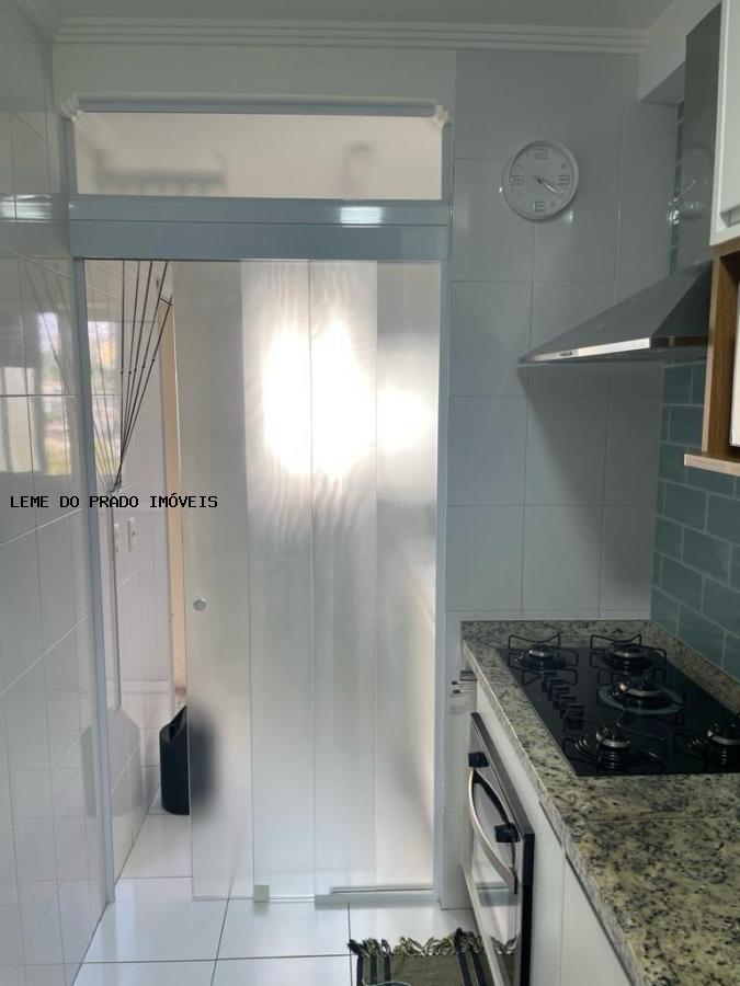 Apartamento à venda com 2 quartos, 72m² - Foto 11