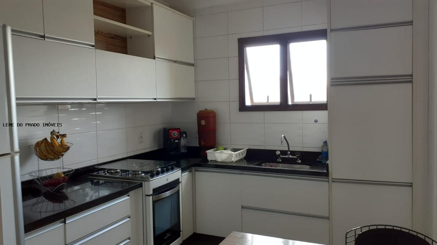 Apartamento à venda com 3 quartos, 97m² - Foto 4