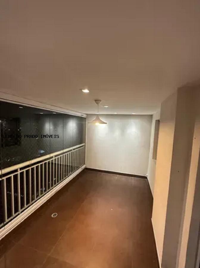 Apartamento à venda com 3 quartos, 115m² - Foto 11