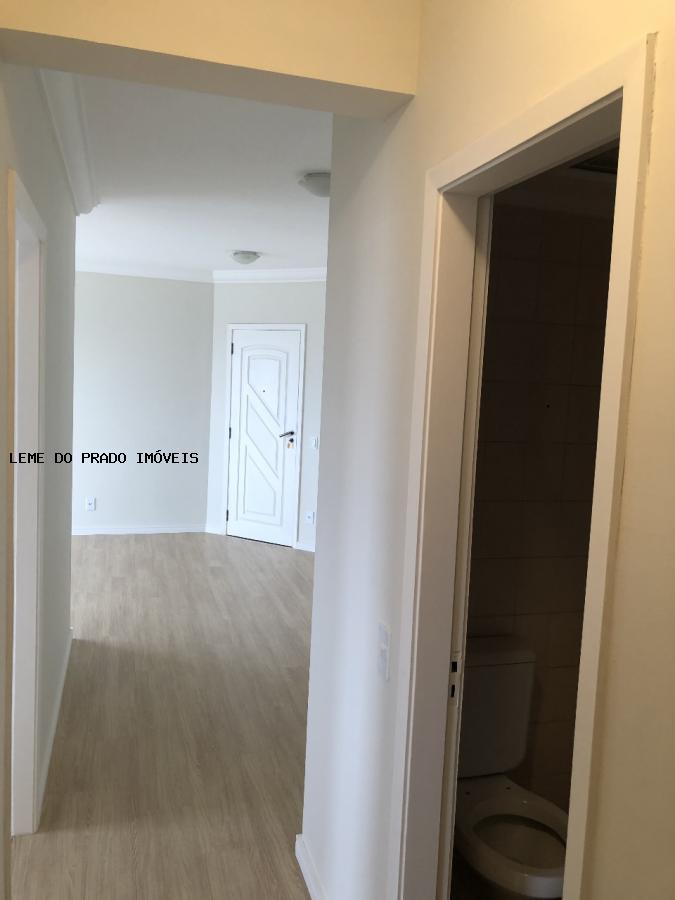 Apartamento à venda com 3 quartos, 79m² - Foto 4