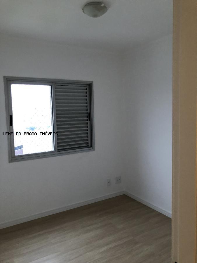 Apartamento à venda com 3 quartos, 79m² - Foto 9