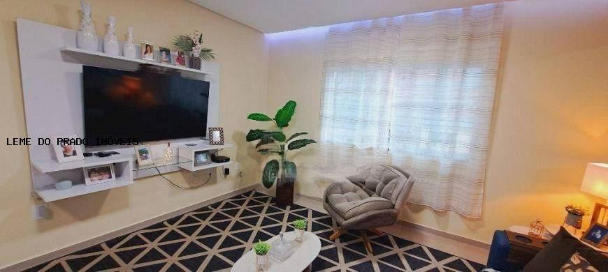 Sobrado à venda com 3 quartos, 183m² - Foto 1