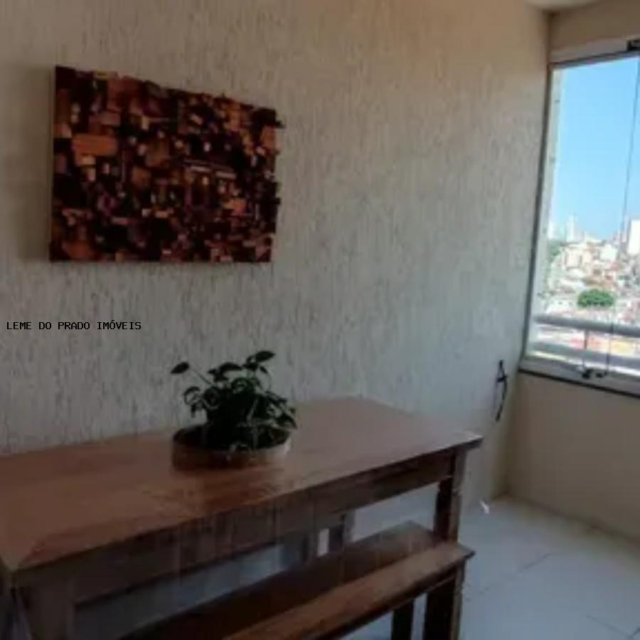 Apartamento à venda com 3 quartos, 96m² - Foto 2