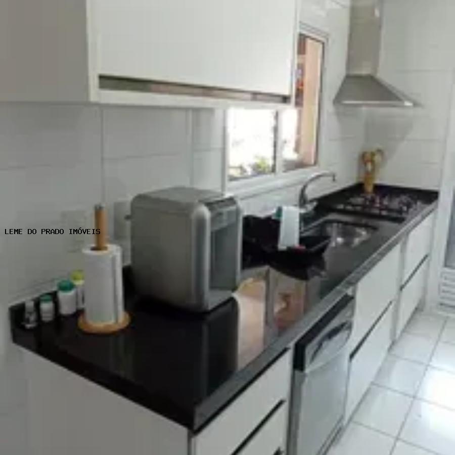 Apartamento à venda com 3 quartos, 96m² - Foto 3