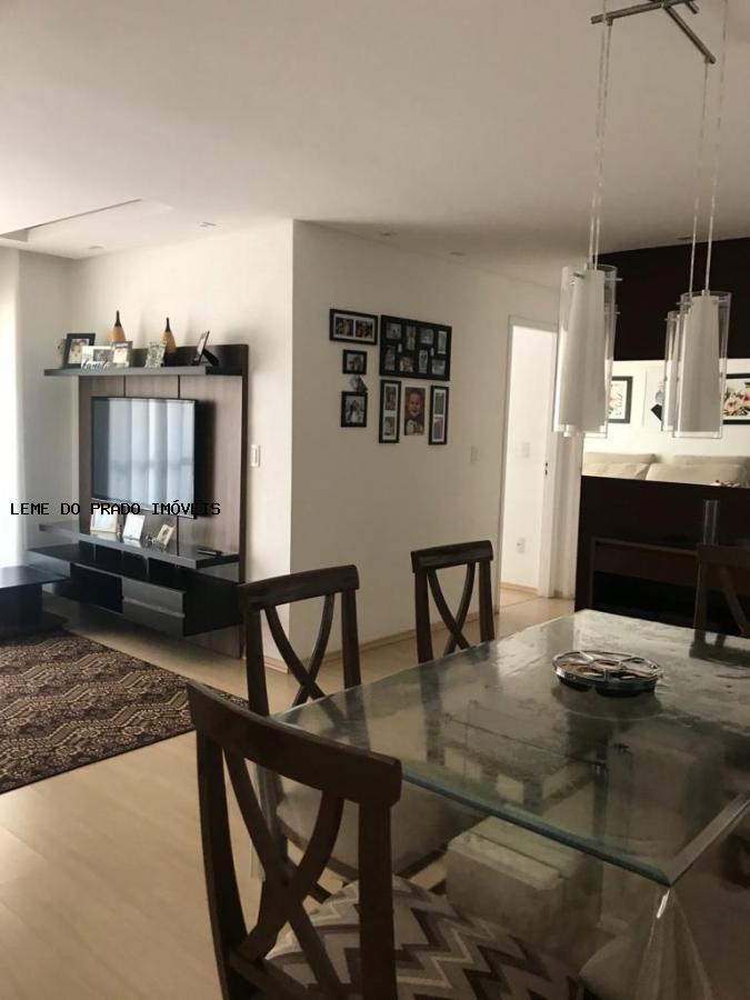 Apartamento à venda com 2 quartos, 75m² - Foto 2