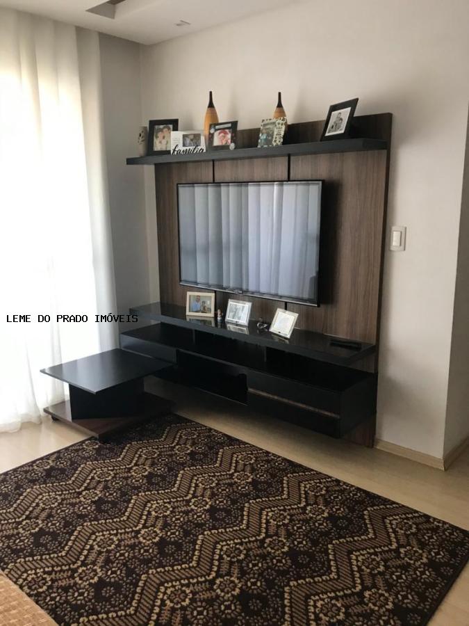 Apartamento à venda com 2 quartos, 75m² - Foto 17