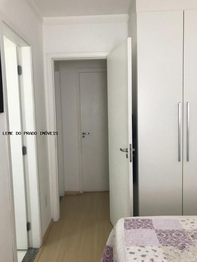 Apartamento à venda com 2 quartos, 75m² - Foto 23