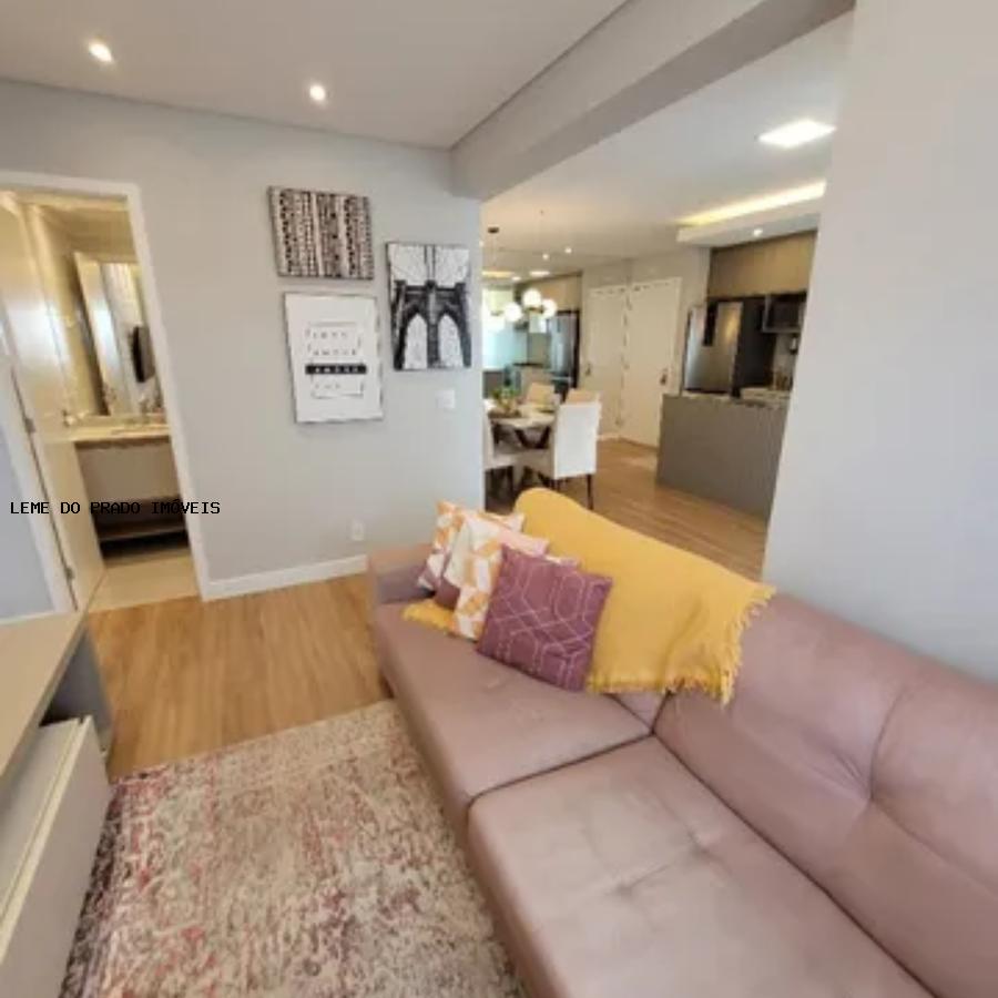 Apartamento à venda com 2 quartos, 75m² - Foto 3