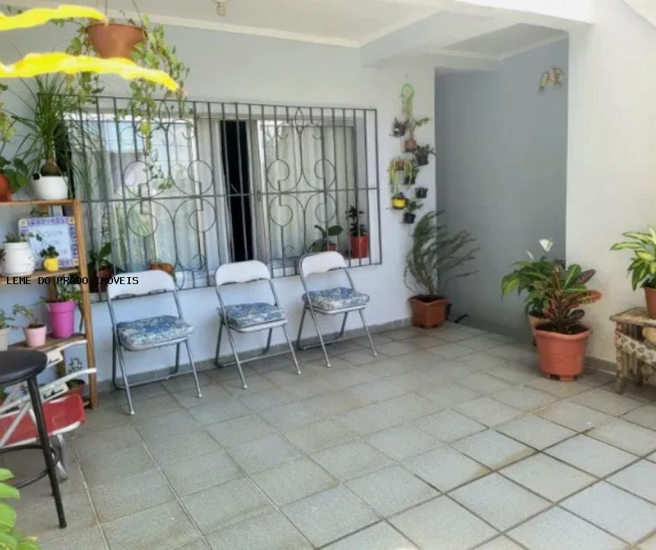 Sobrado à venda com 3 quartos, 200m² - Foto 7