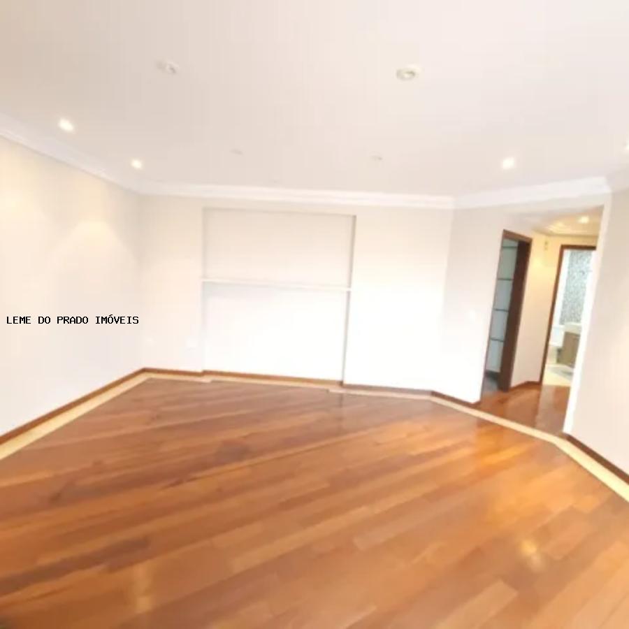 Apartamento à venda com 4 quartos, 145m² - Foto 2