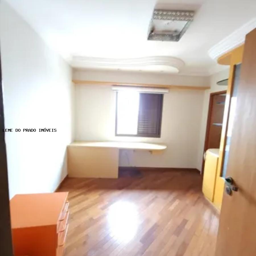 Apartamento à venda com 4 quartos, 145m² - Foto 4