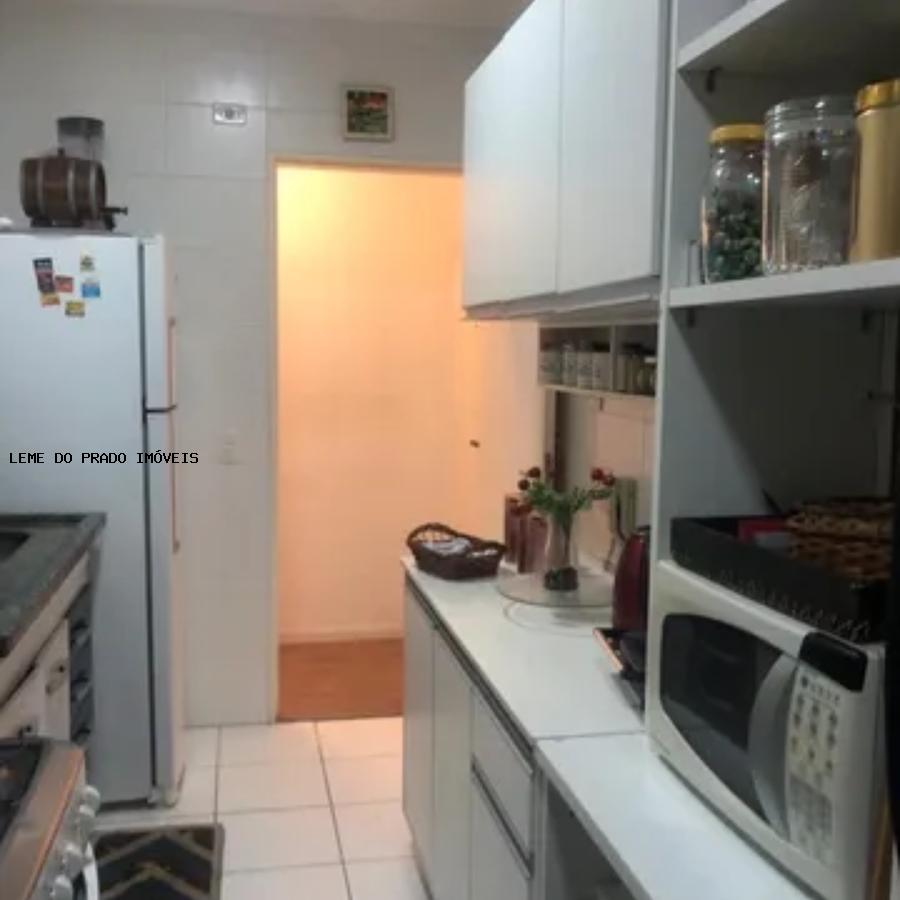 Apartamento à venda com 3 quartos, 75m² - Foto 4