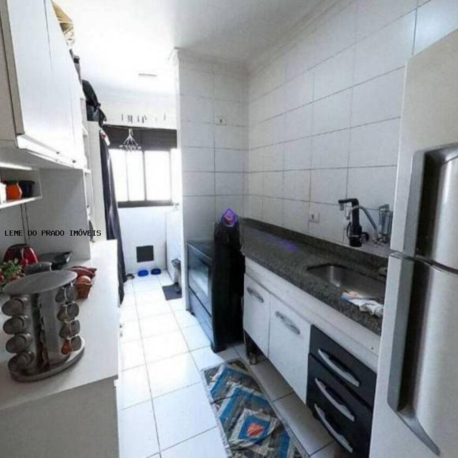 Apartamento à venda com 3 quartos, 75m² - Foto 27