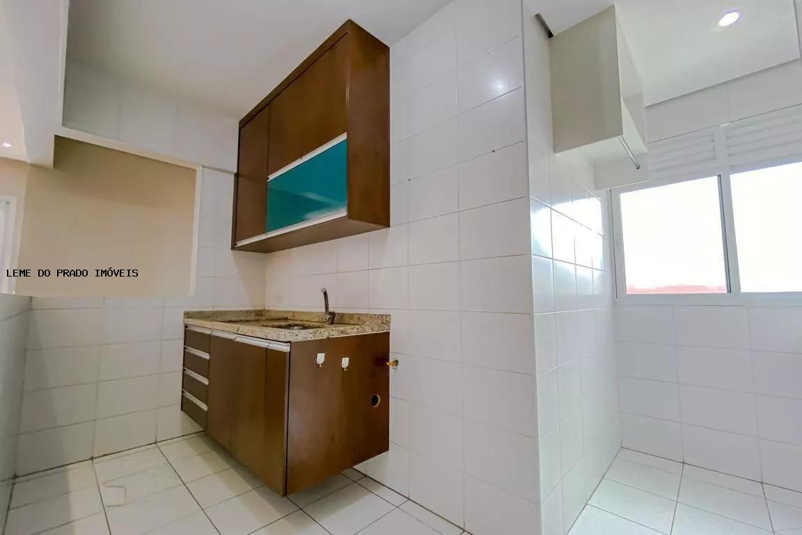 Apartamento à venda com 2 quartos, 60m² - Foto 2