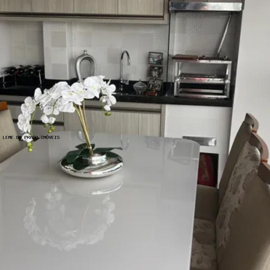 Apartamento à venda com 2 quartos, 90m² - Foto 2