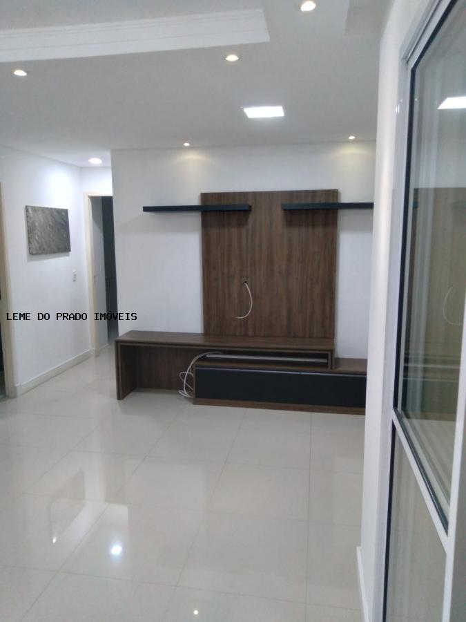 Apartamento à venda com 2 quartos, 64m² - Foto 2