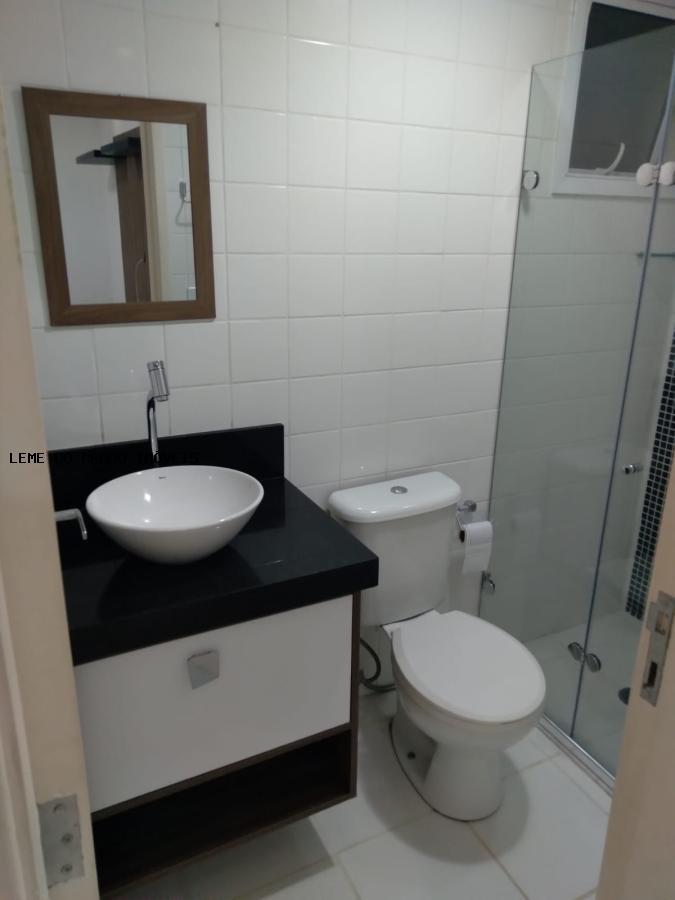 Apartamento à venda com 2 quartos, 64m² - Foto 11