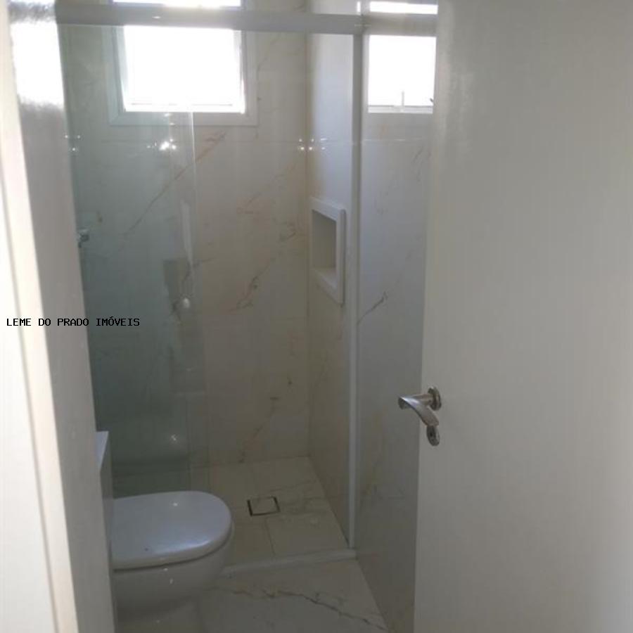 Apartamento à venda com 2 quartos, 63m² - Foto 2