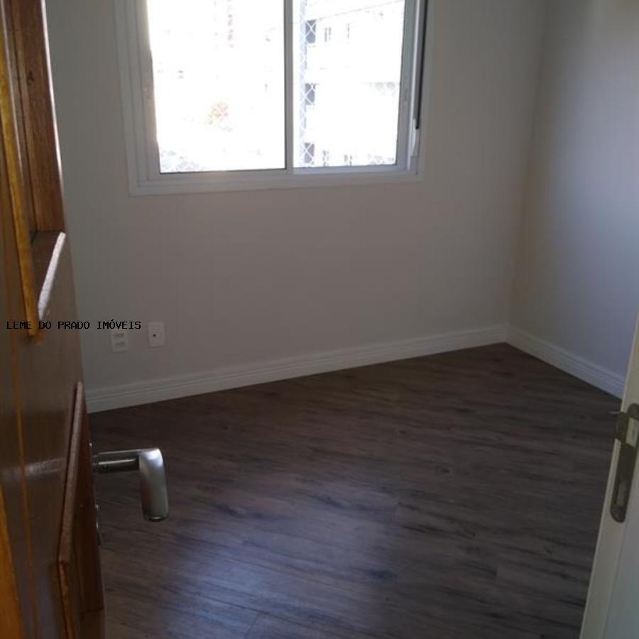 Apartamento à venda com 2 quartos, 63m² - Foto 4