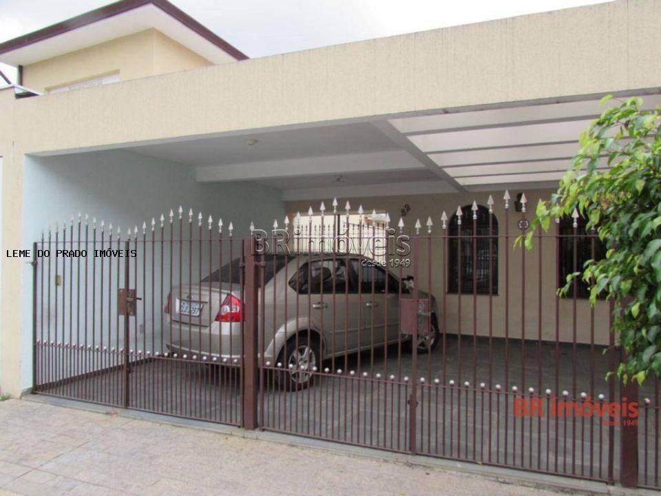 Casa à venda com 3 quartos, 166m² - Foto 1