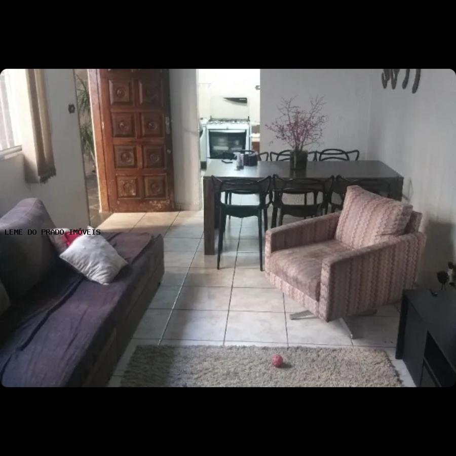 Sobrado à venda com 3 quartos, 180m² - Foto 1