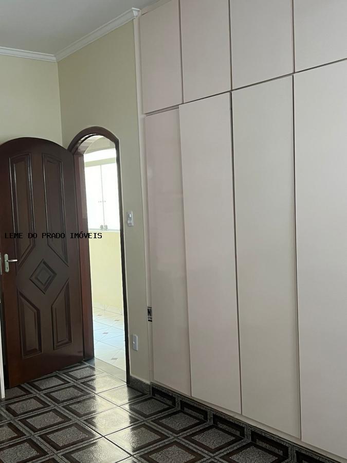 Sobrado à venda com 3 quartos, 316m² - Foto 14