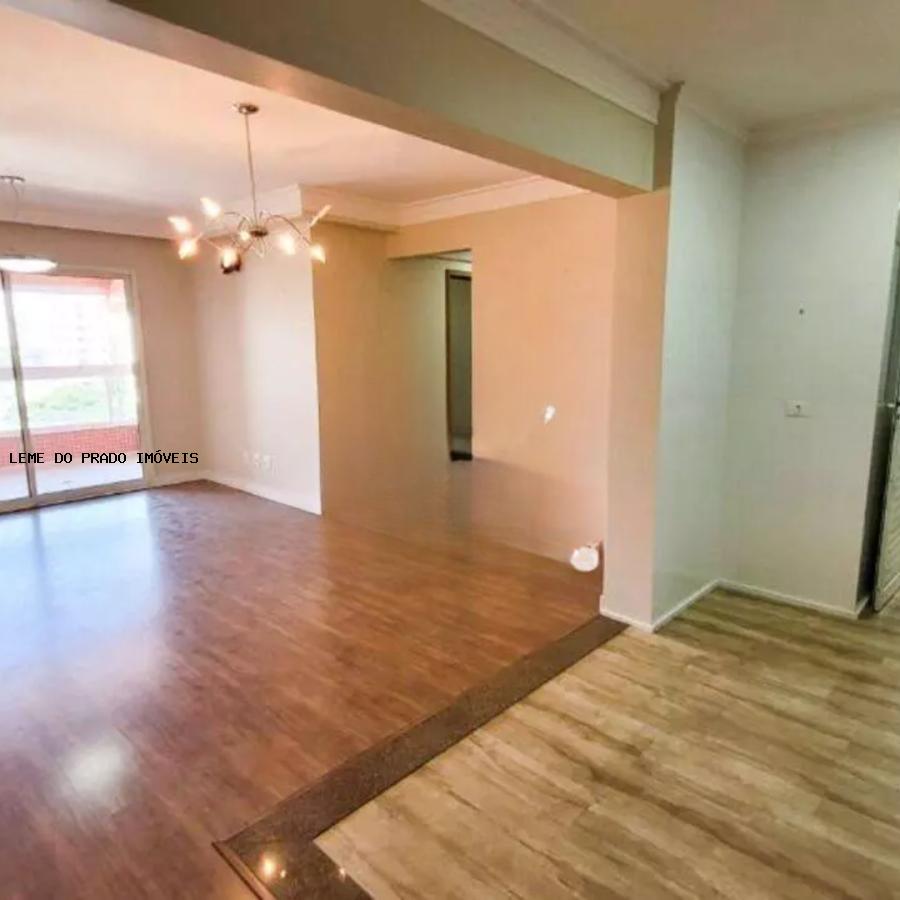 Apartamento à venda com 3 quartos, 101m² - Foto 8