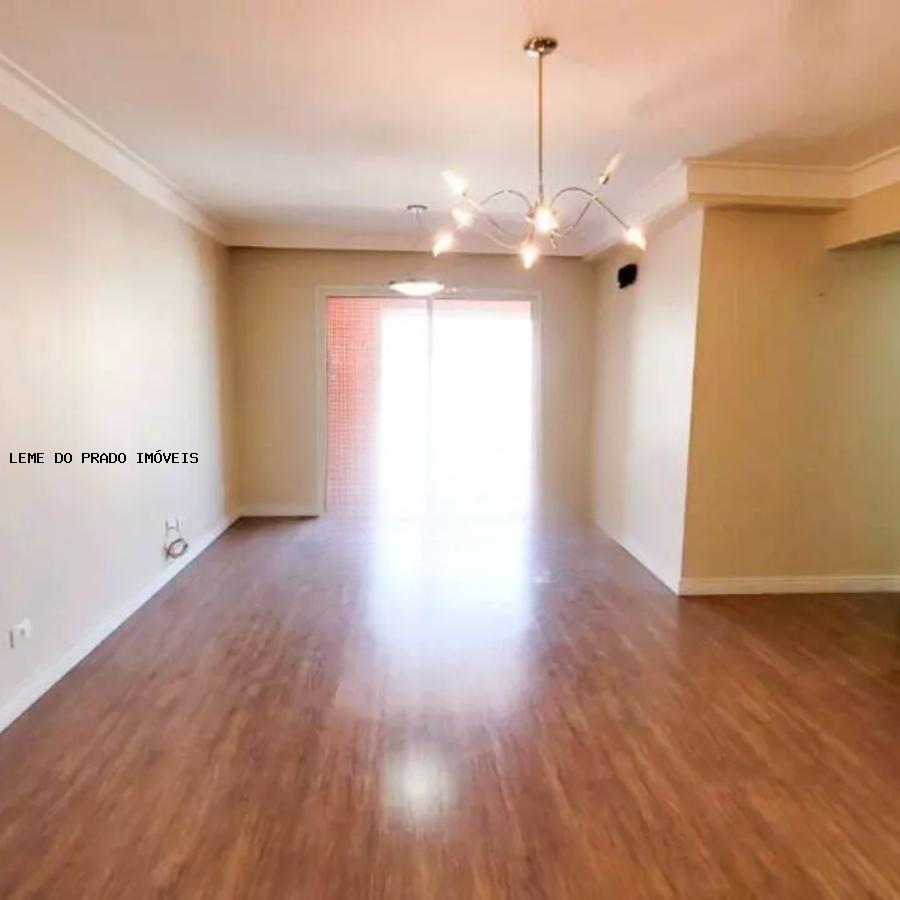 Apartamento à venda com 3 quartos, 101m² - Foto 9