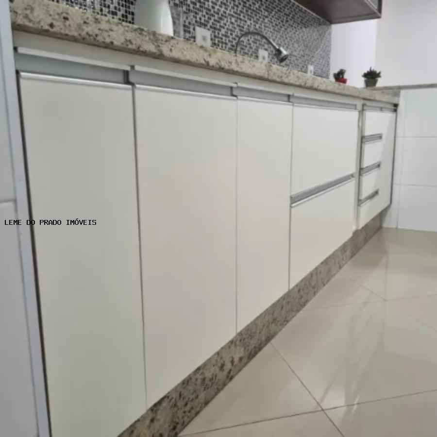 Apartamento à venda com 2 quartos, 62m² - Foto 6